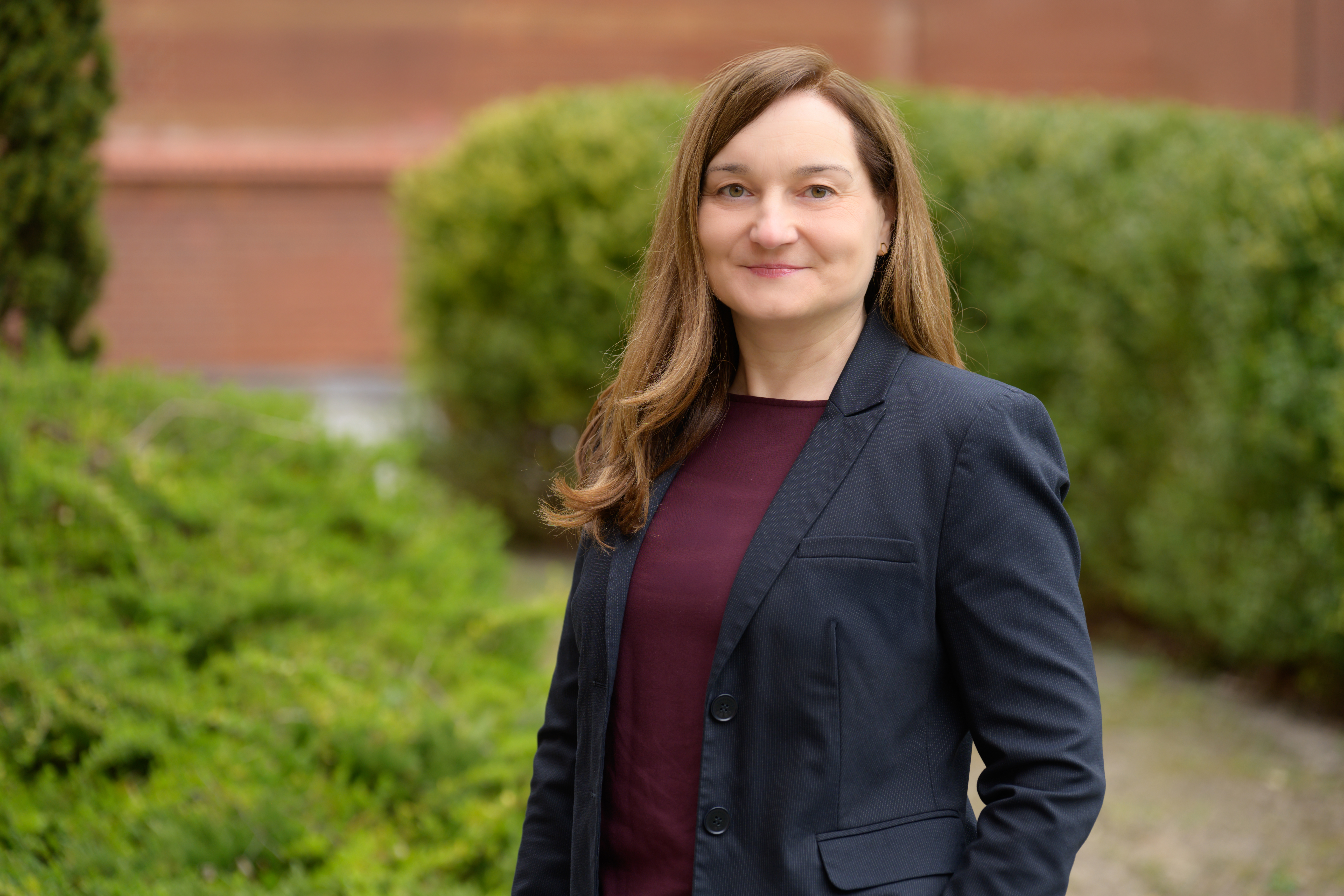 Porträtfoto Direktorin Katharina Strauß