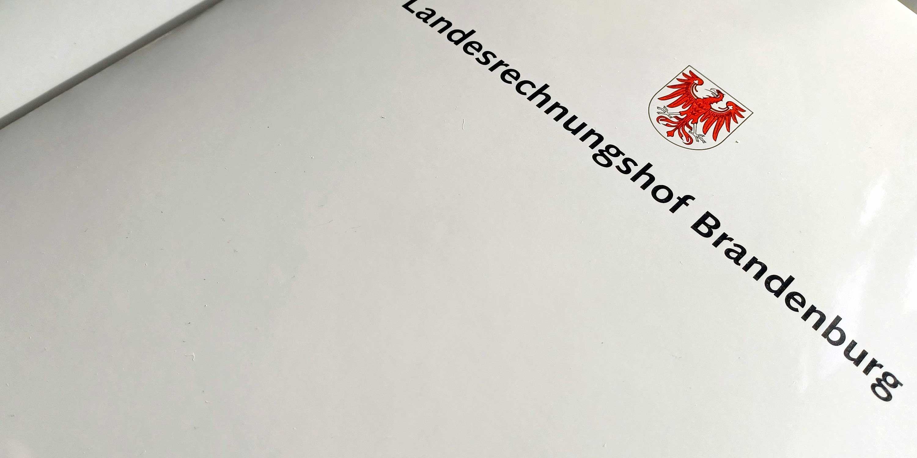 Bild eines Stapels von Mappen